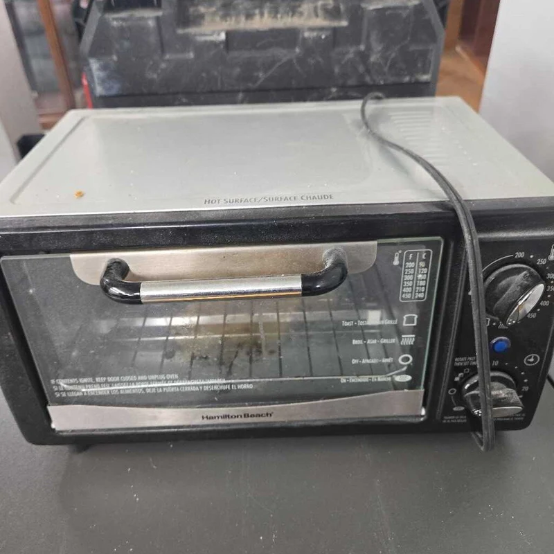 Hamilton Beach Toaster Oven (Tested)