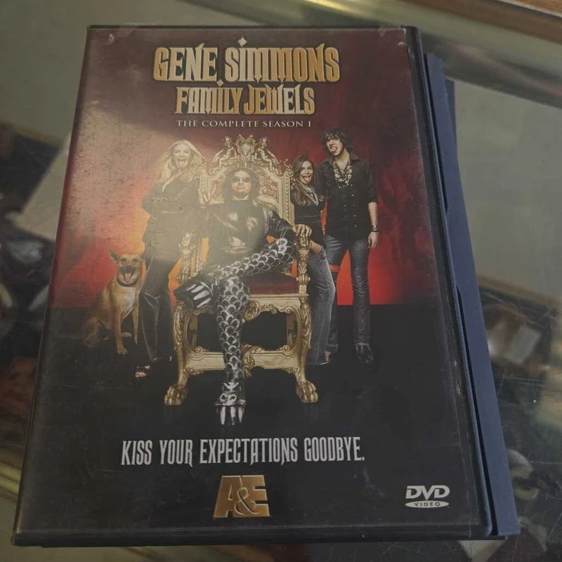 Gene Simmons Family Jewels Season 1